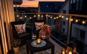 Romantyczny apartament z wanną i widokiem na jezioro Cień Wiatru